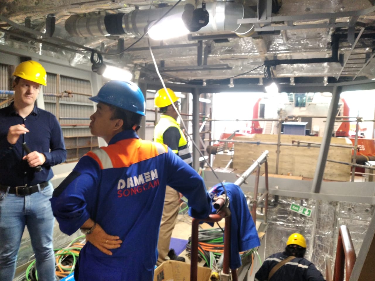 Surveyors witnessing an underwater inspection in lieu of dry docking (UWILD)