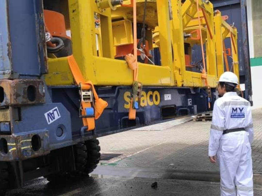 Crane and lifting equipment assessment at the quayside